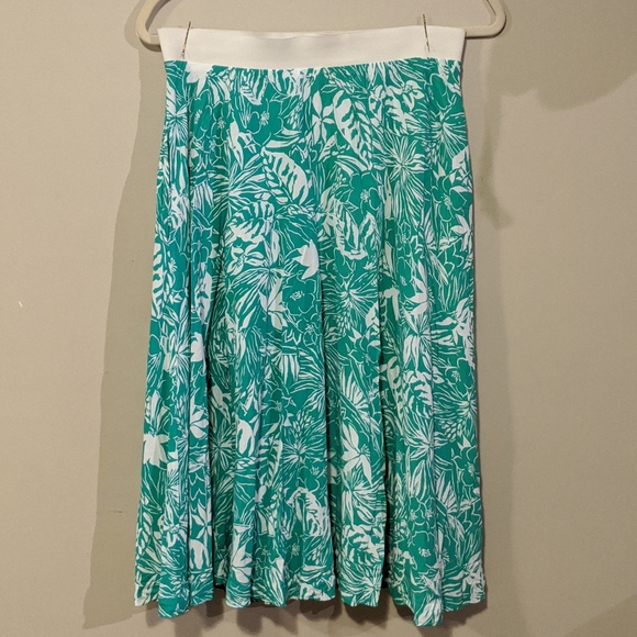 Dresses & Skirts - 🌈3/$15🌈Floral midi skirt with pockets